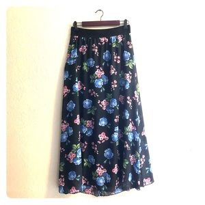 LuLaRoe 🦄 🌸 Lucy floral elastic waist skirt